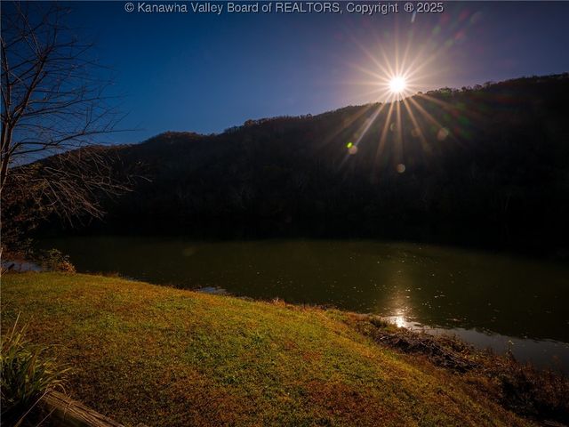 3102 Maple Street, Belle, WV 25015