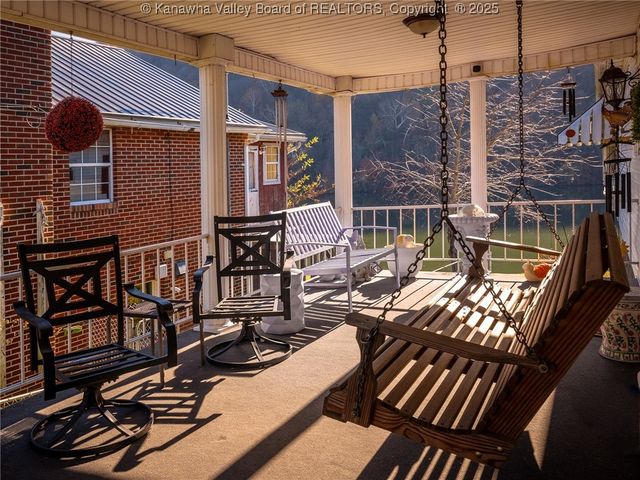 3102 Maple Street, Belle, WV 25015