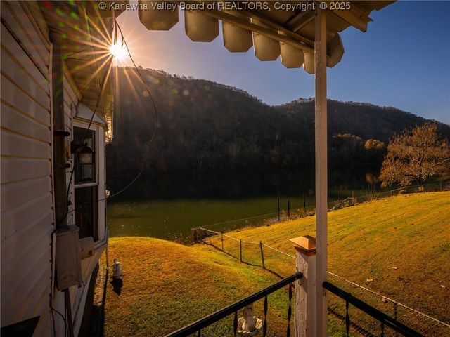 3102 Maple Street, Belle, WV 25015