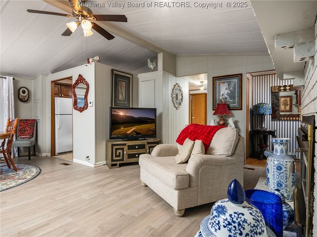 3102 Maple Street, Belle, WV 25015