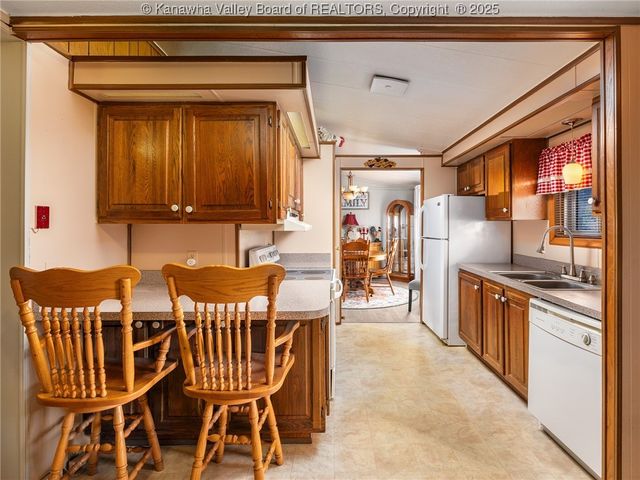 3102 Maple Street, Belle, WV 25015