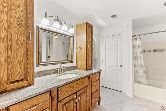 107 Forest Lawn, Bonaire, GA 31005
