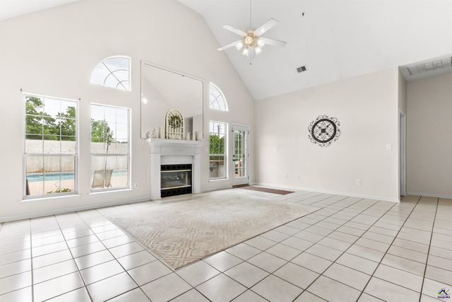 107 Forest Lawn, Bonaire, GA 31005