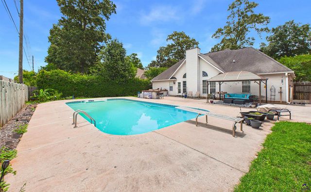 107 Forest Lawn, Bonaire, GA 31005