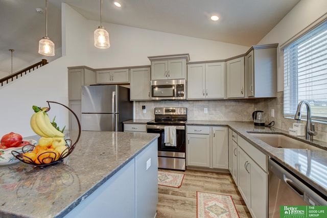 16929 Nebraska Avenue, Omaha, NE 68116