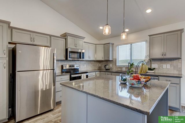 16929 Nebraska Avenue, Omaha, NE 68116