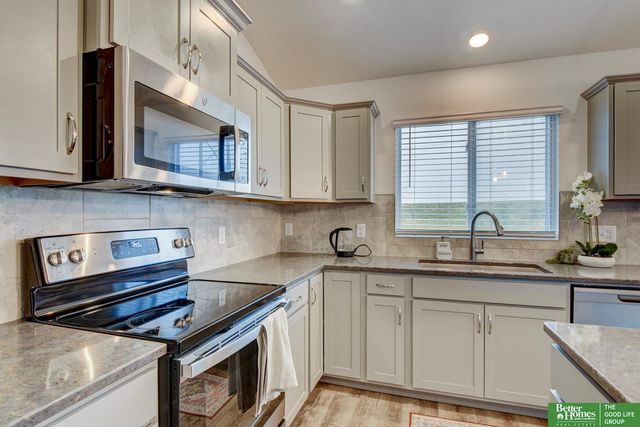 16929 Nebraska Avenue, Omaha, NE 68116