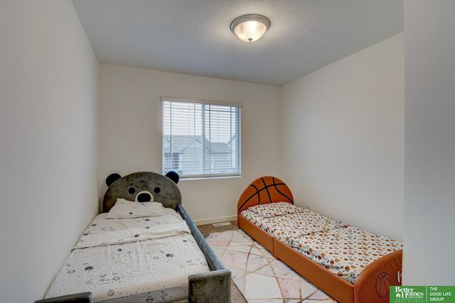 16929 Nebraska Avenue, Omaha, NE 68116