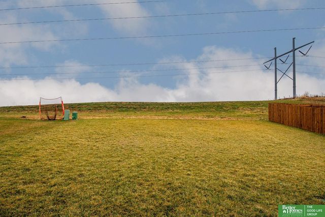 16929 Nebraska Avenue, Omaha, NE 68116