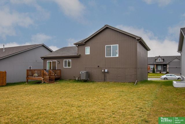 16929 Nebraska Avenue, Omaha, NE 68116