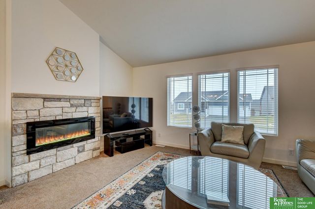 16929 Nebraska Avenue, Omaha, NE 68116