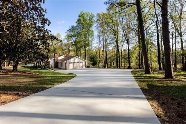 143 Swanson Road, Fayetteville, GA 30214