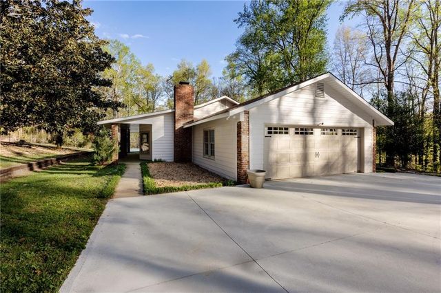 143 Swanson Road, Fayetteville, GA 30214