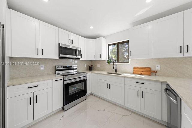 10510 SW 148th Ave Dr, Miami, FL 33196