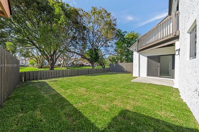 10510 SW 148th Ave Dr, Miami, FL 33196