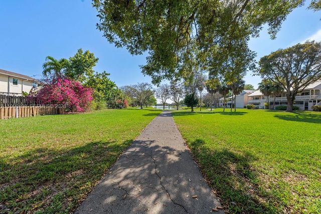 10510 SW 148th Ave Dr, Miami, FL 33196