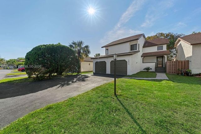 10510 SW 148th Ave Dr, Miami, FL 33196