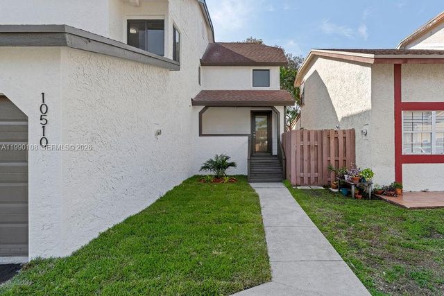 10510 SW 148th Ave Dr, Miami, FL 33196