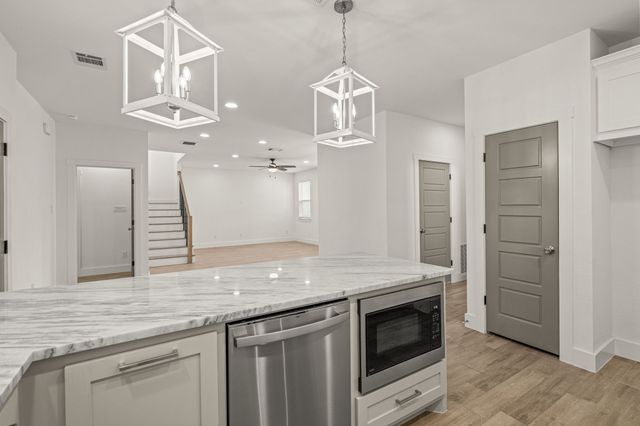 5618 Oaks Lane, Westworth Village, TX 76114
