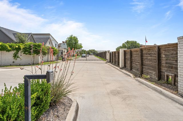 5618 Oaks Lane, Westworth Village, TX 76114