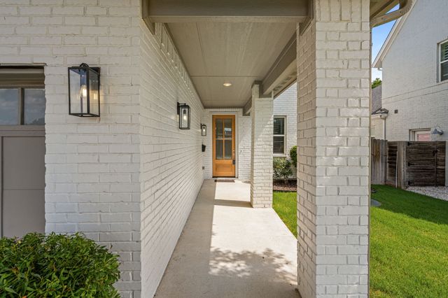 5618 Oaks Lane, Westworth Village, TX 76114
