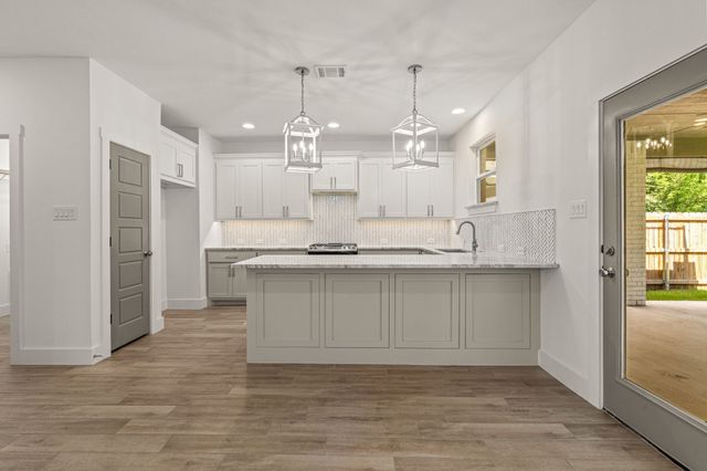 5618 Oaks Lane, Westworth Village, TX 76114