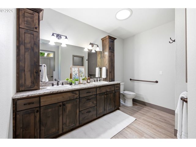 21020 Ne FINNIGAN HILL Rd, Hillsboro, OR 97123