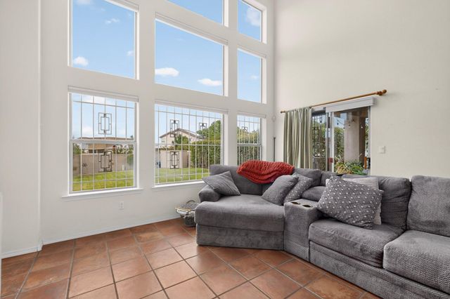 1101 Via Tomas NE, Albuquerque, NM 87113