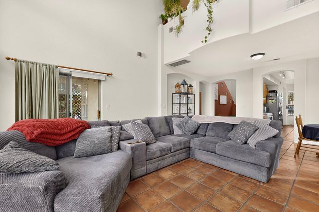 1101 Via Tomas NE, Albuquerque, NM 87113
