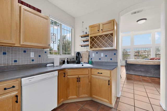 1101 Via Tomas NE, Albuquerque, NM 87113