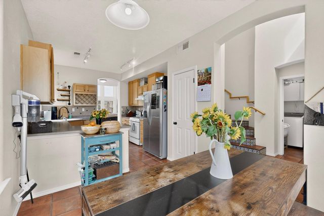 1101 Via Tomas NE, Albuquerque, NM 87113