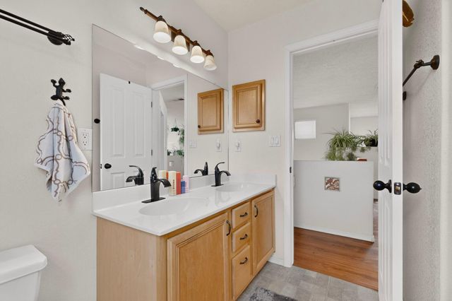1101 Via Tomas NE, Albuquerque, NM 87113