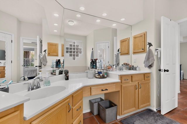 1101 Via Tomas NE, Albuquerque, NM 87113