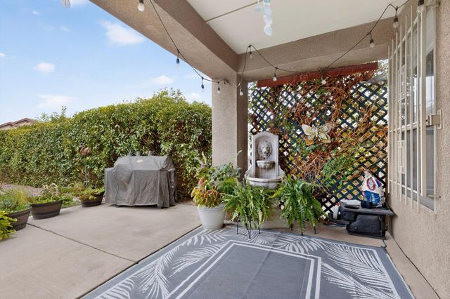 1101 Via Tomas NE, Albuquerque, NM 87113