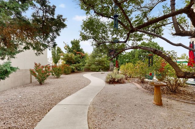 1101 Via Tomas NE, Albuquerque, NM 87113