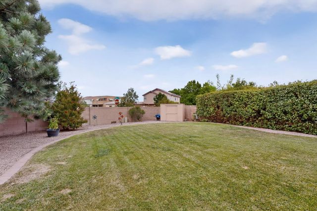 1101 Via Tomas NE, Albuquerque, NM 87113