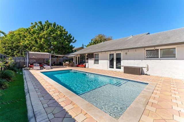 12210 SW 92nd St, Miami, FL 33186