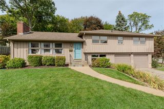 22 Whitewood Drive, Cranston, RI 02920