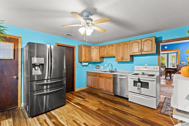 163 S Leyden St, Brockton, MA 02302