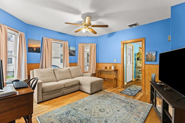 163 S Leyden St, Brockton, MA 02302