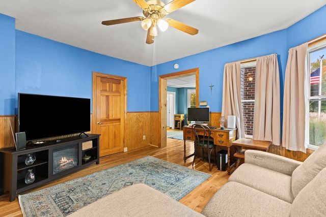 163 S Leyden St, Brockton, MA 02302