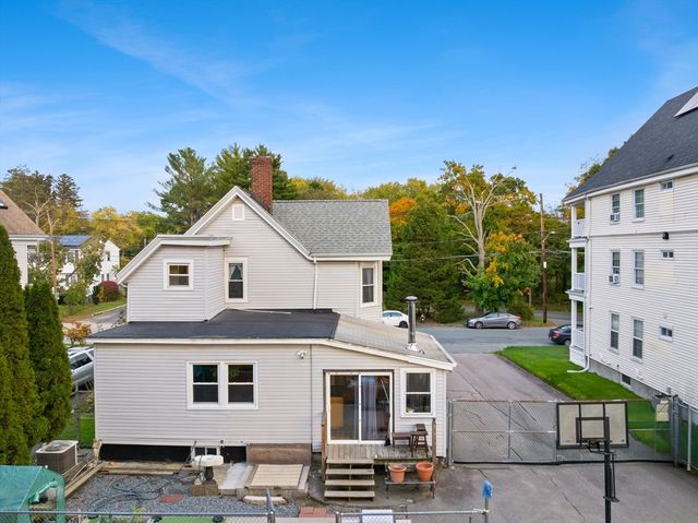 163 S Leyden St, Brockton, MA 02302