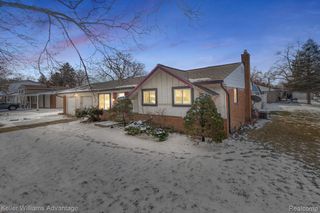 8735 Ringwood Drive, Commerce Charter Township, MI 48382