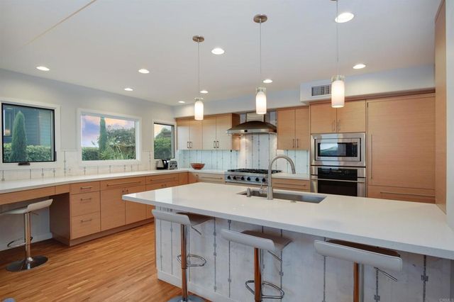 152 7th Street, Del Mar, CA 92014