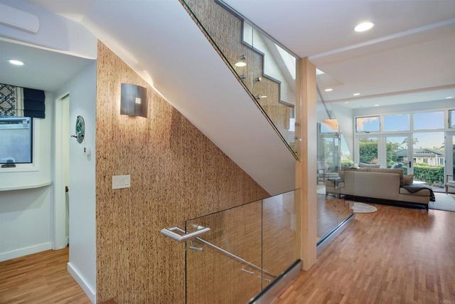 152 7th Street, Del Mar, CA 92014