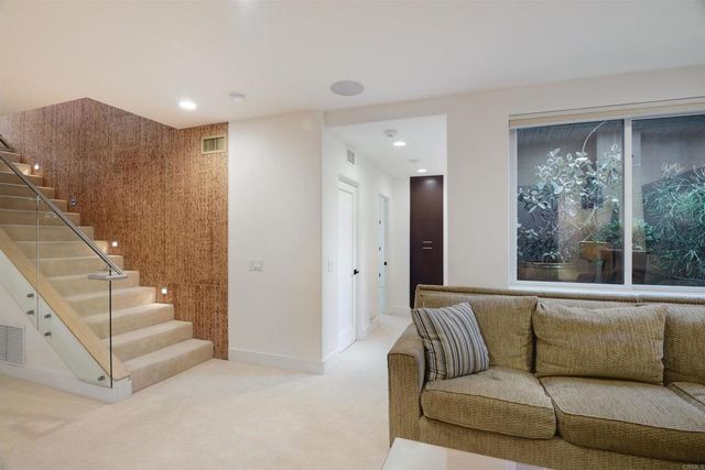 152 7th Street, Del Mar, CA 92014