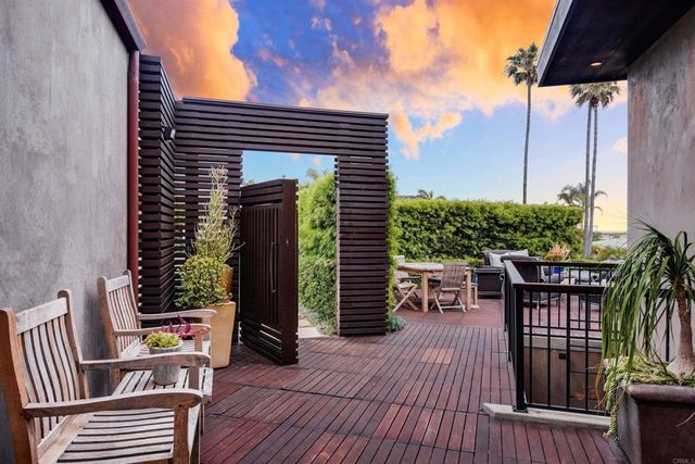 152 7th Street, Del Mar, CA 92014
