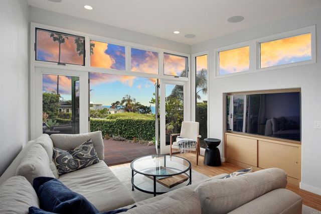 152 7th Street, Del Mar, CA 92014