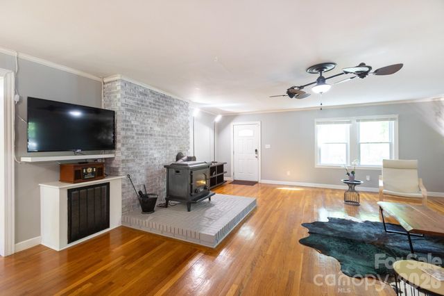 10623 Rozzelles Ferry Road, Charlotte, NC 28214