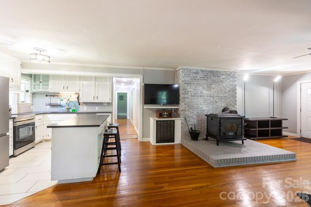 10623 Rozzelles Ferry Road, Charlotte, NC 28214